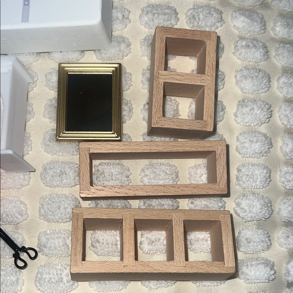 Assorted Home Decor Set - Picture 3 of 10